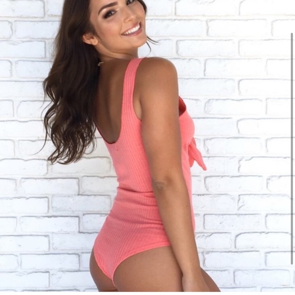 Tie front bodysuit - Picture 2 of 3